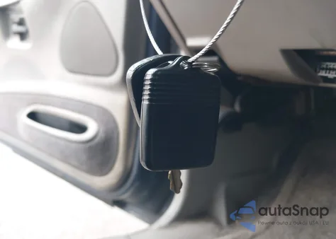 2000 Ford Explorer Xlt z USA, uszkodzony, nr VIN 1FMZU73E6YUB22194